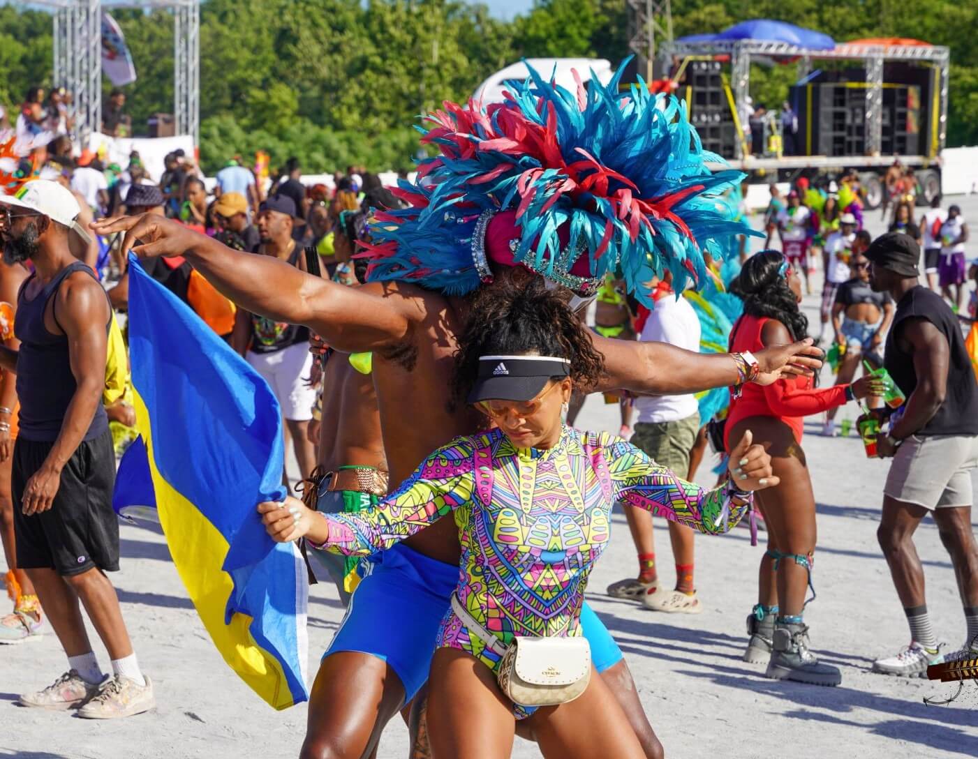 Riddim & Road allows the participants to design their own costumes, utilize their ‘Monday Wear’ or to masquerade with old costumes from previous international carnivals.
